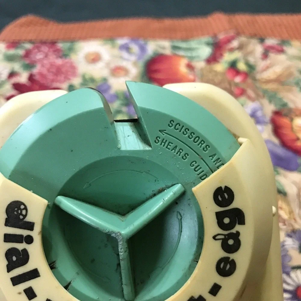 Vintage Dial-X SHARPENER dial a perfect edge - Sharpens Everything